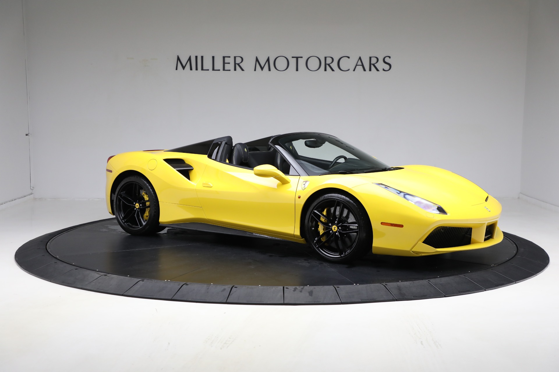 Used-2018-Ferrari-488-Spider