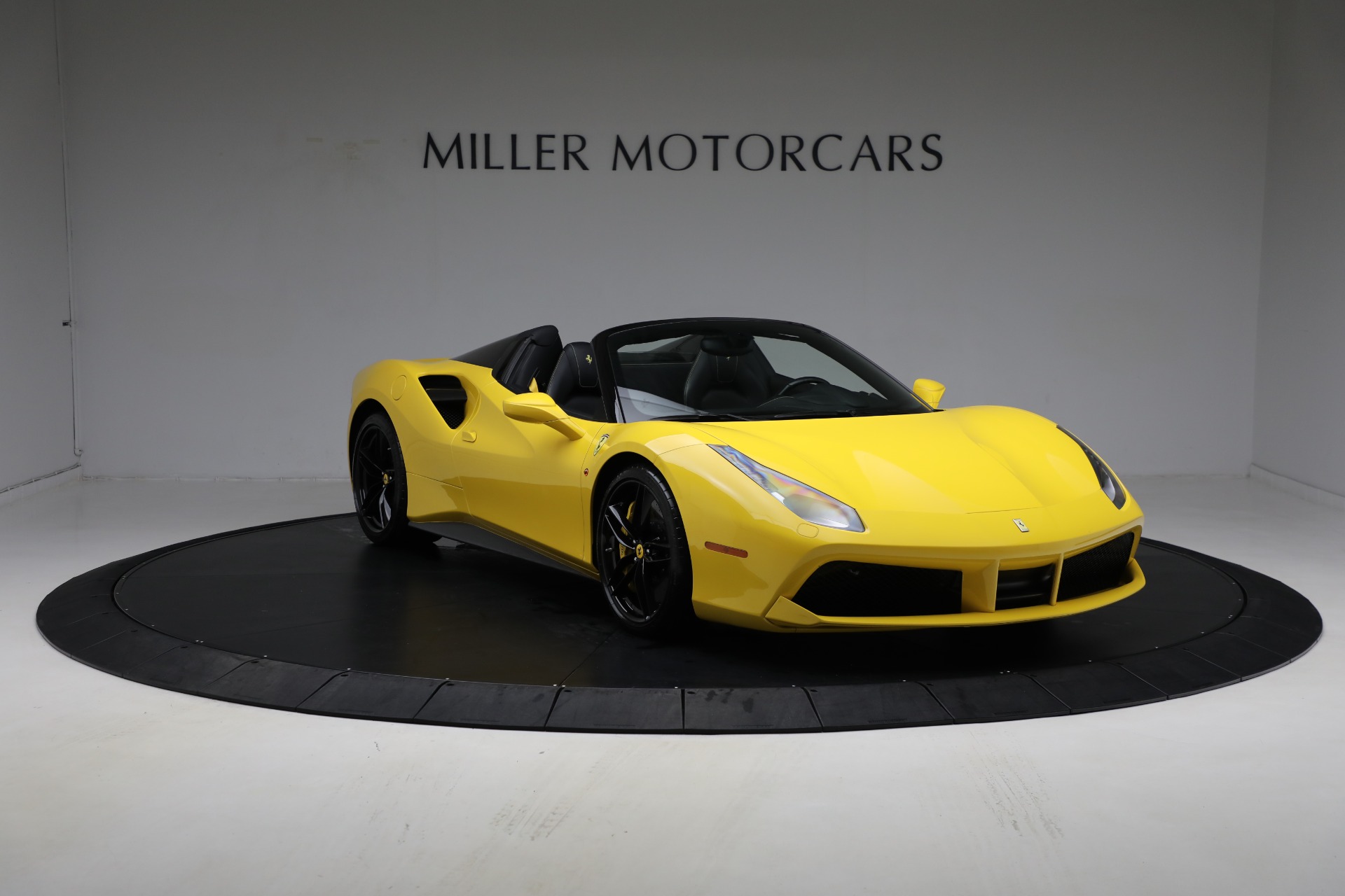 Used-2018-Ferrari-488-Spider