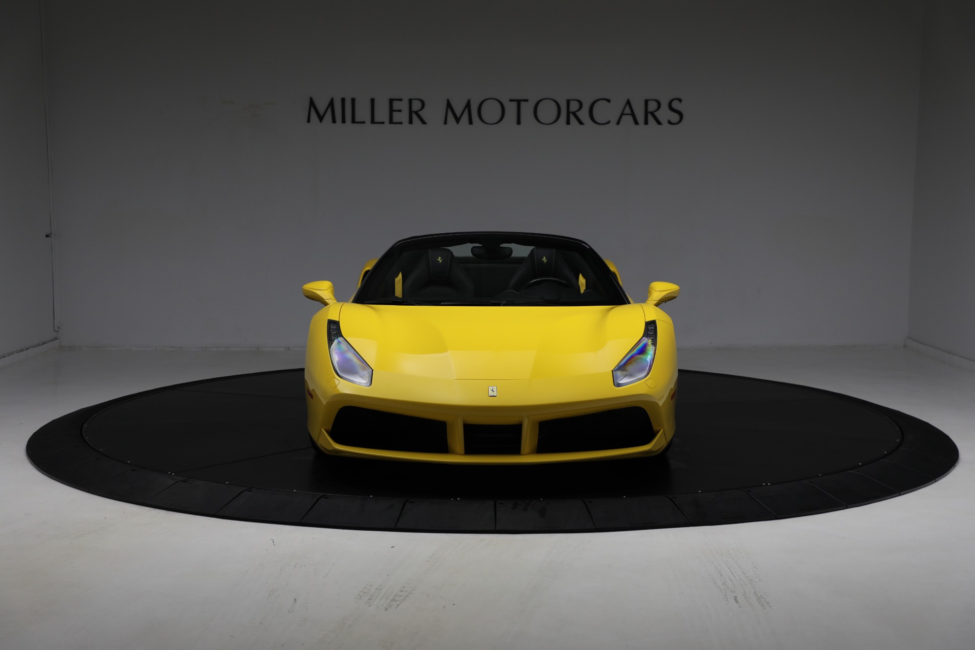 Used-2018-Ferrari-488-Spider