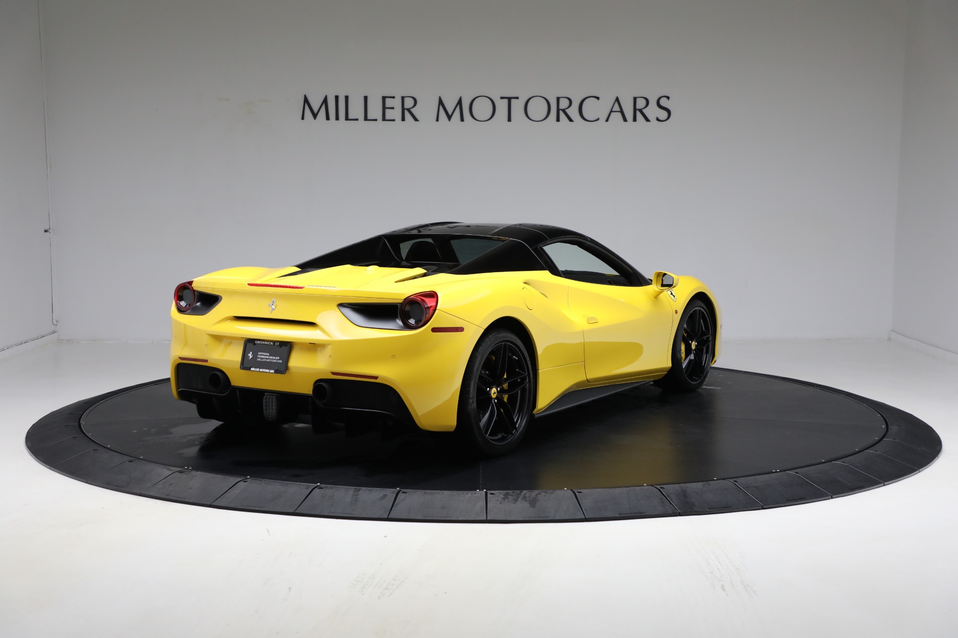 Used-2018-Ferrari-488-Spider