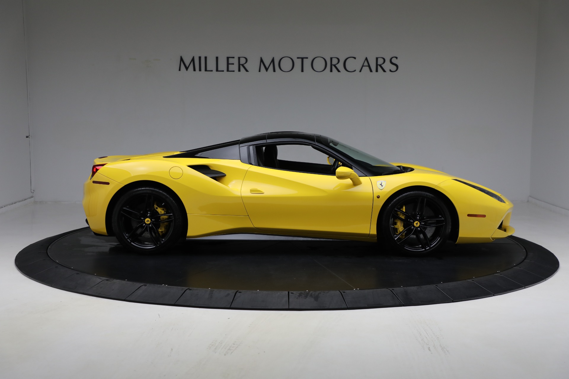 Used-2018-Ferrari-488-Spider