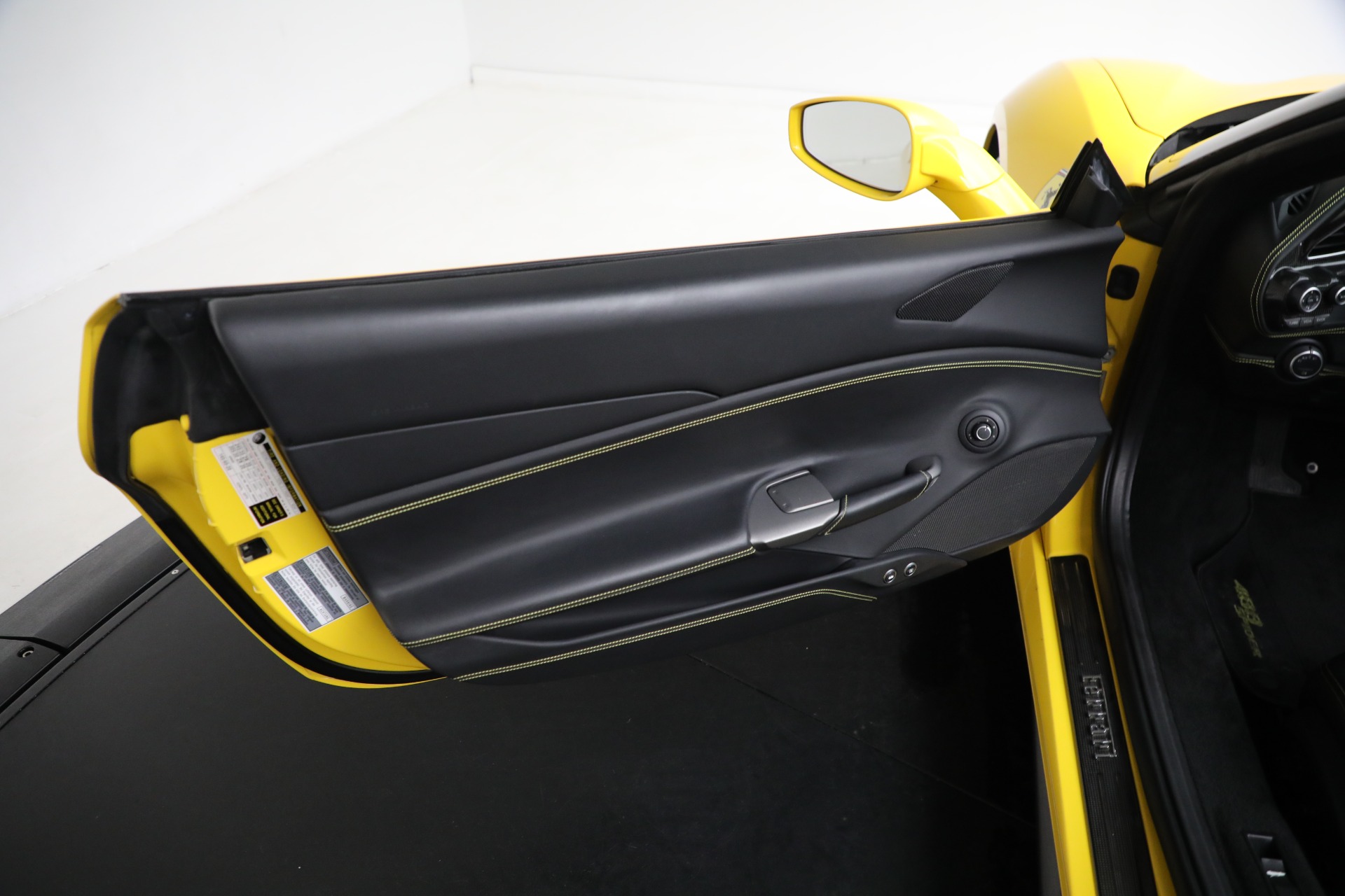 Used-2018-Ferrari-488-Spider