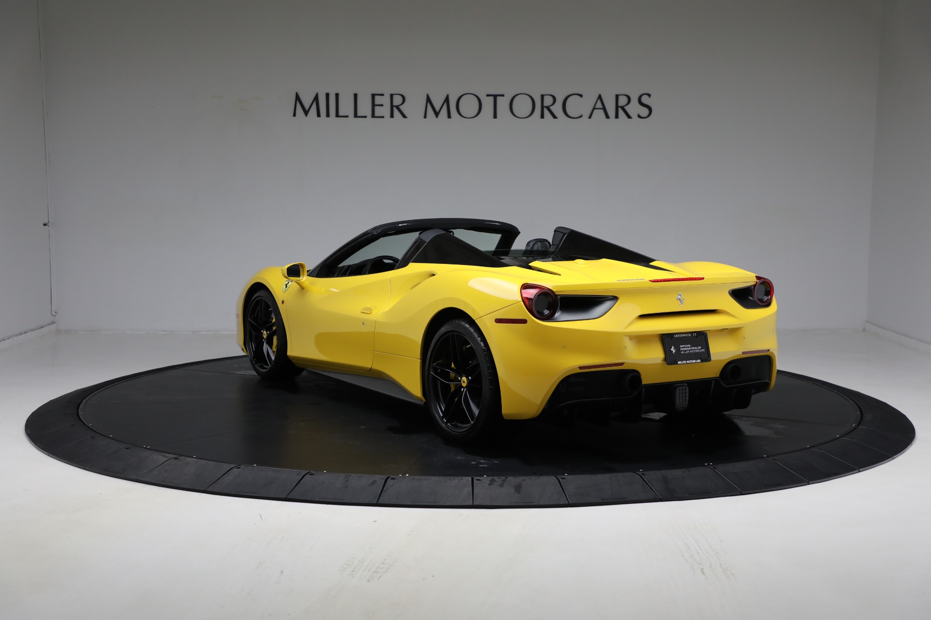 Used-2018-Ferrari-488-Spider
