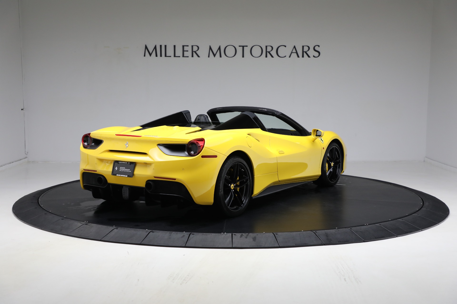 Used-2018-Ferrari-488-Spider