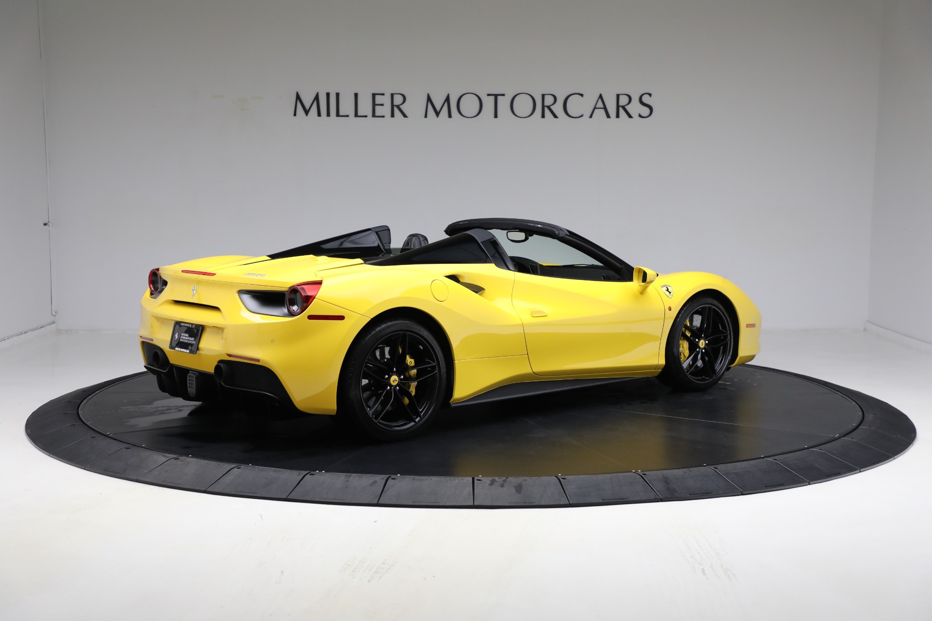 Used-2018-Ferrari-488-Spider