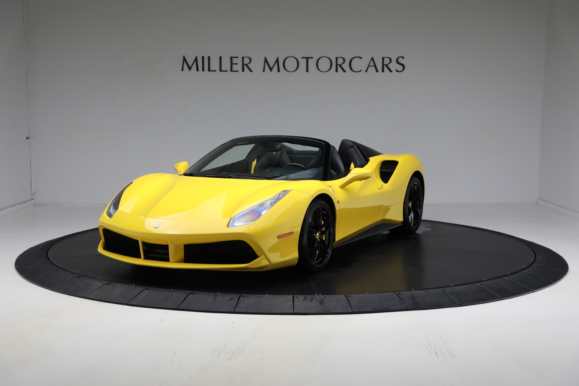 Used-2018-Ferrari-488-Spider