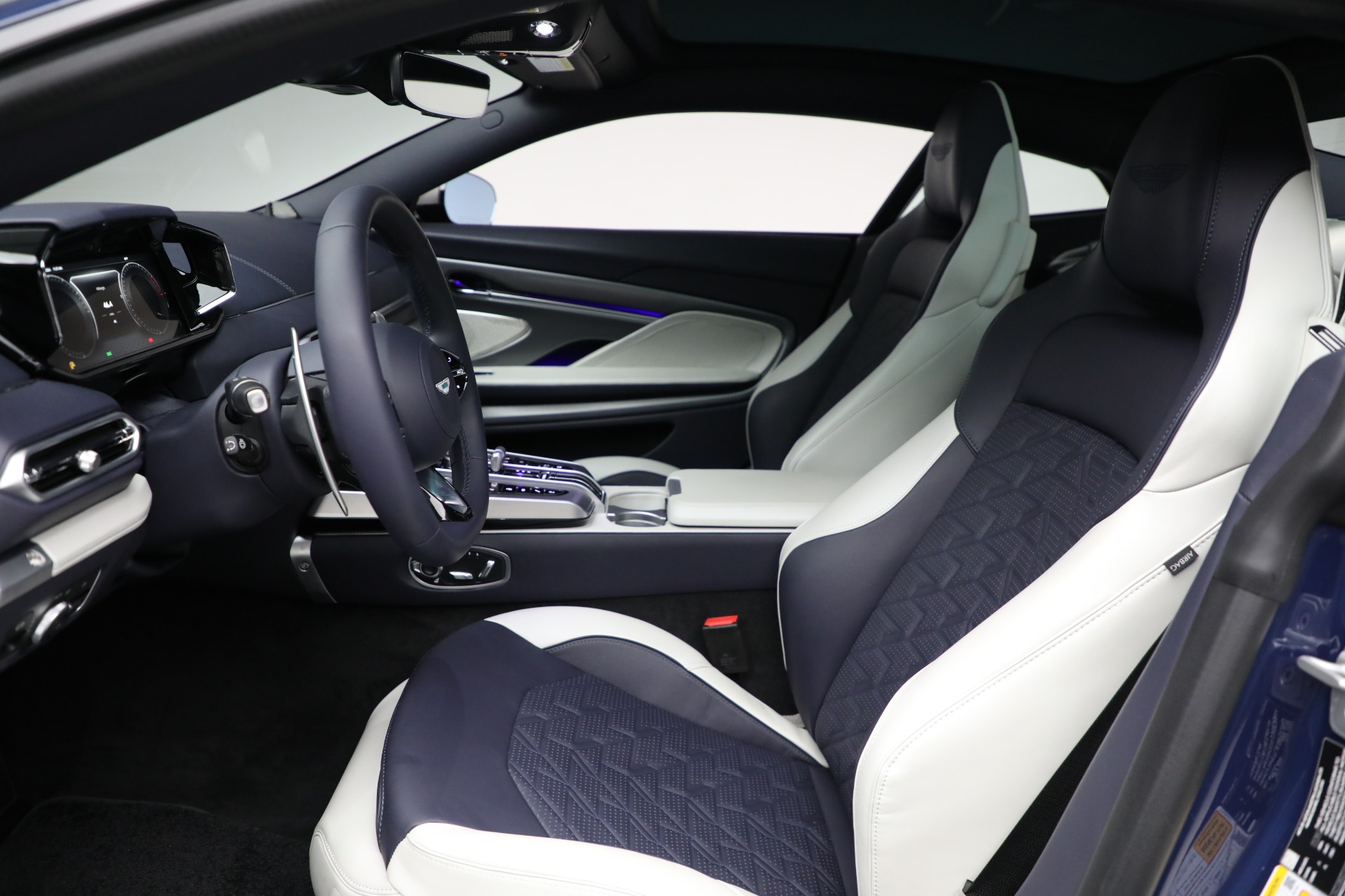 New-2025-Aston-Martin-Vanquish