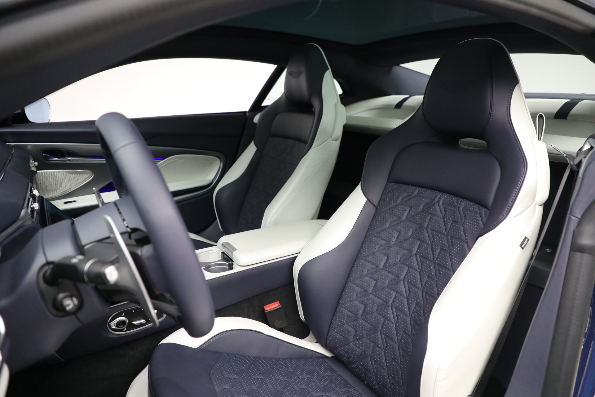 New-2025-Aston-Martin-Vanquish