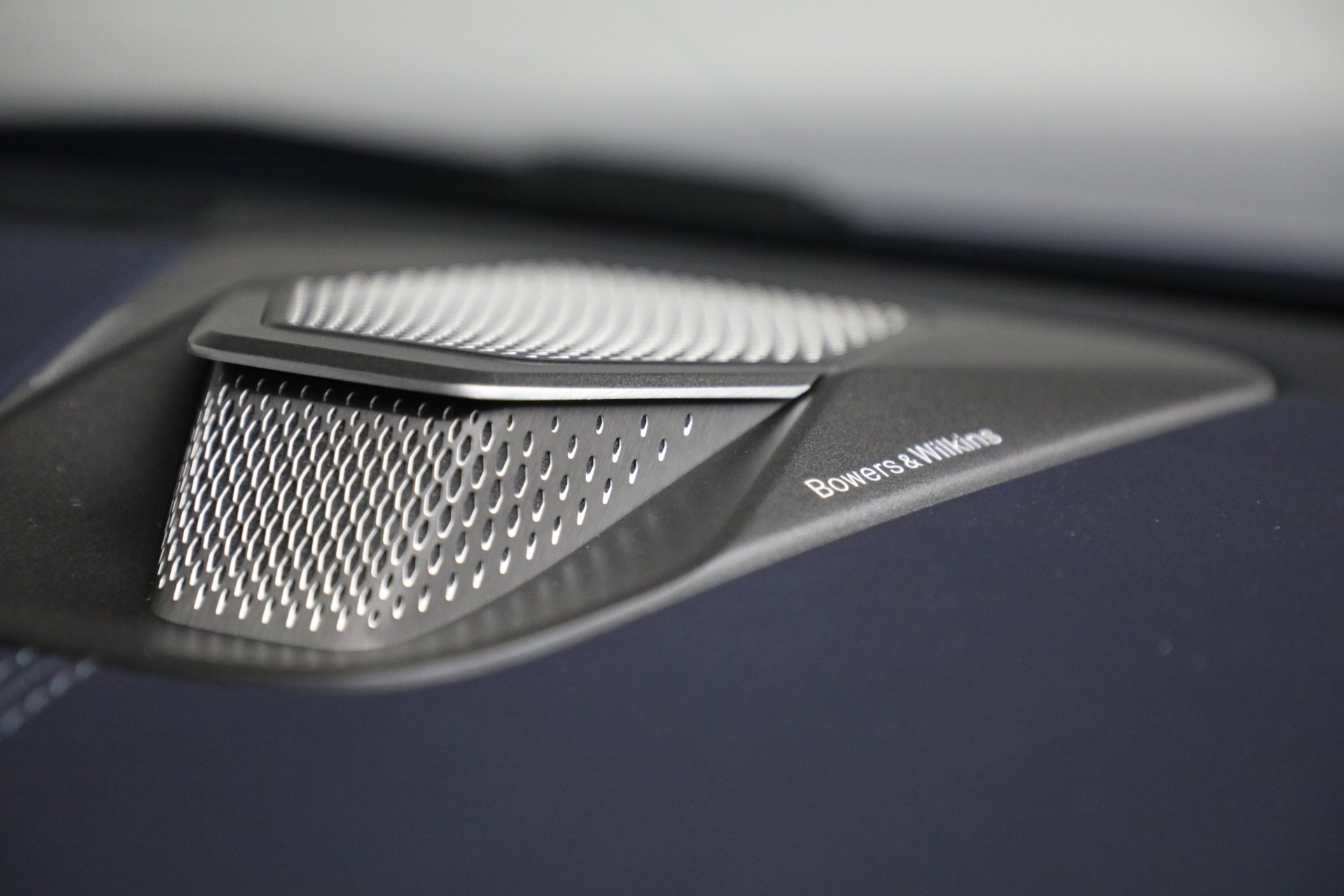 New-2025-Aston-Martin-Vanquish