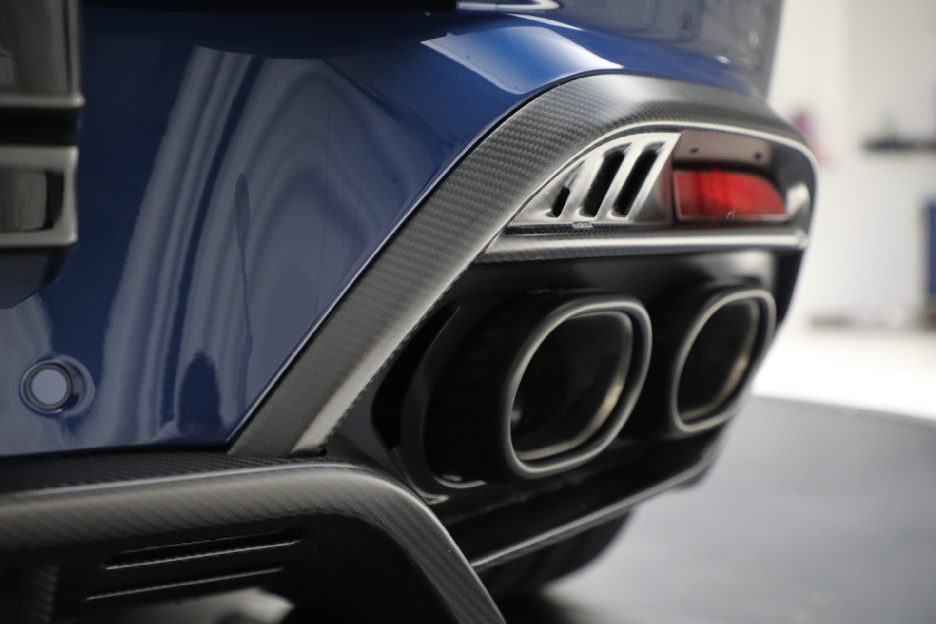 New-2025-Aston-Martin-Vanquish