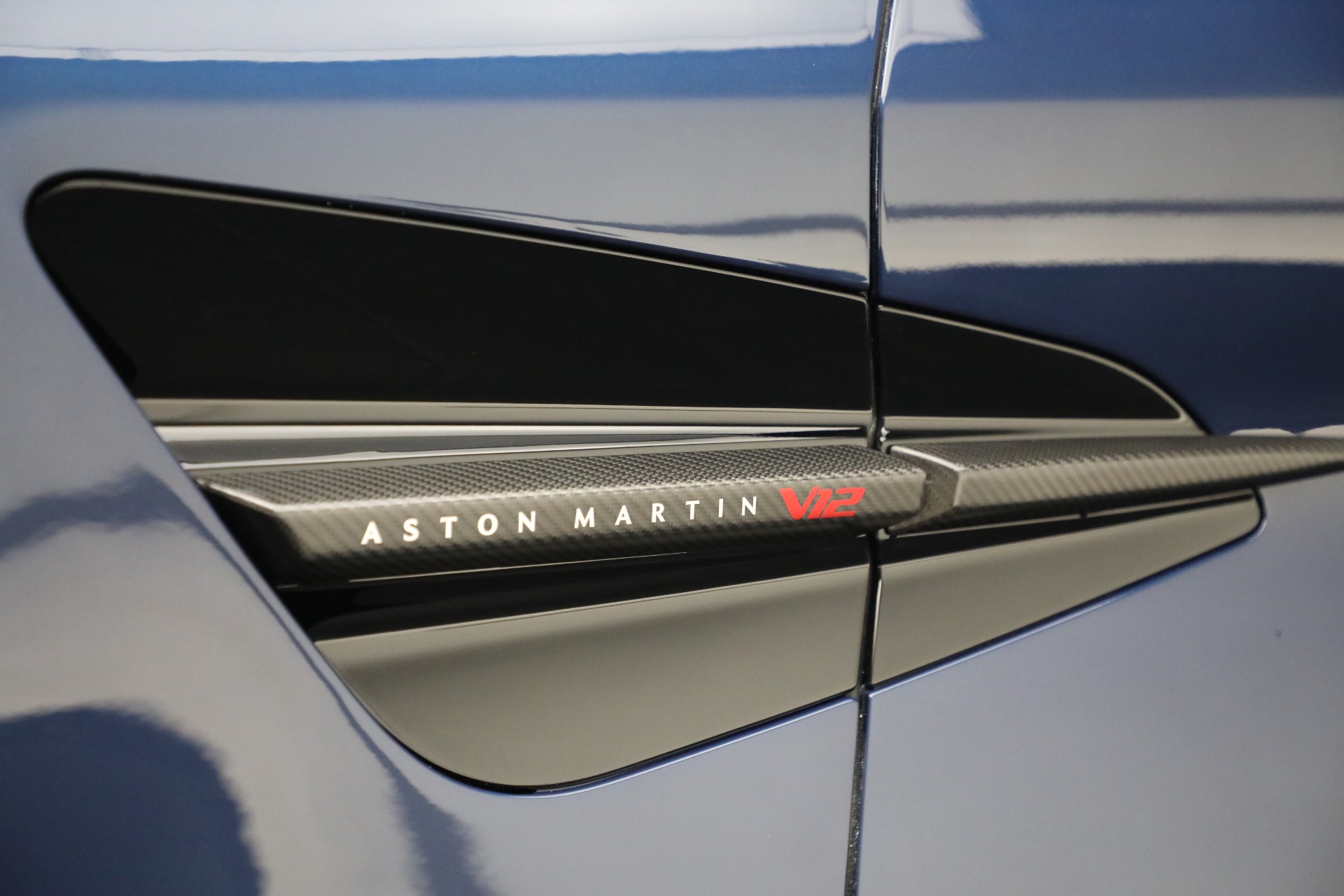 New-2025-Aston-Martin-Vanquish