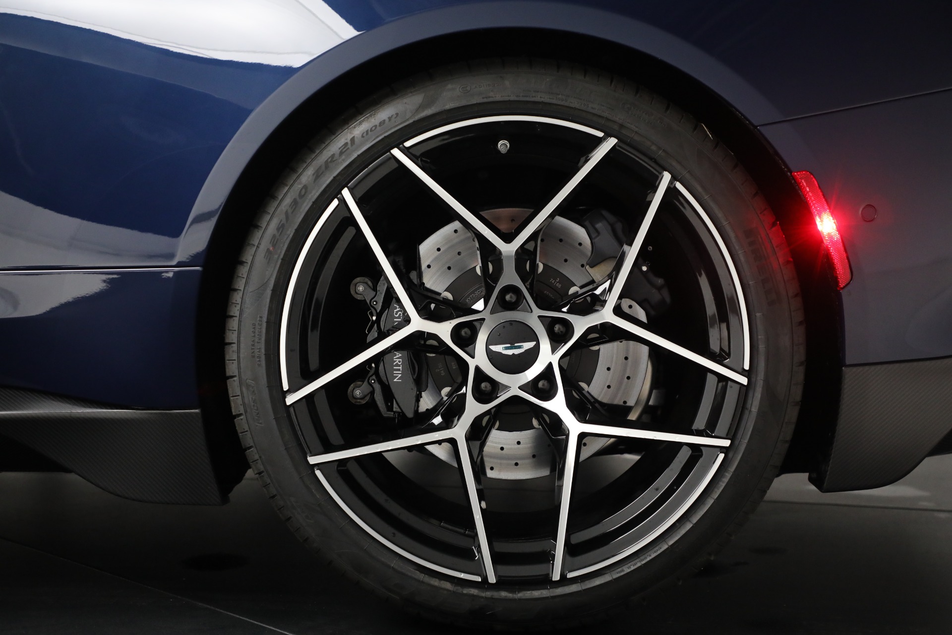 New-2025-Aston-Martin-Vanquish