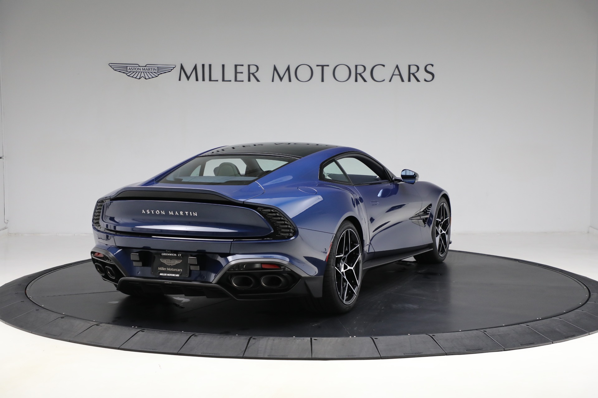 New-2025-Aston-Martin-Vanquish