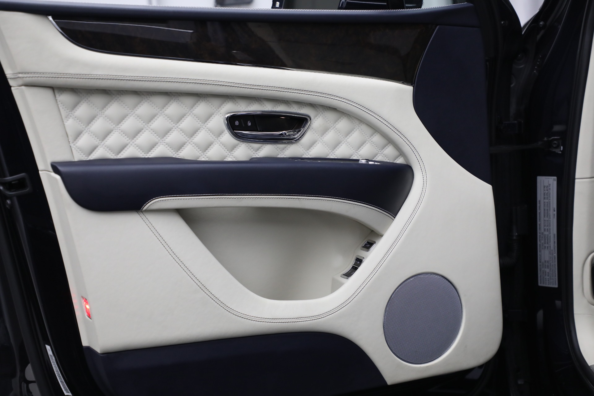 Used-2021-Bentley-Bentayga-Speed