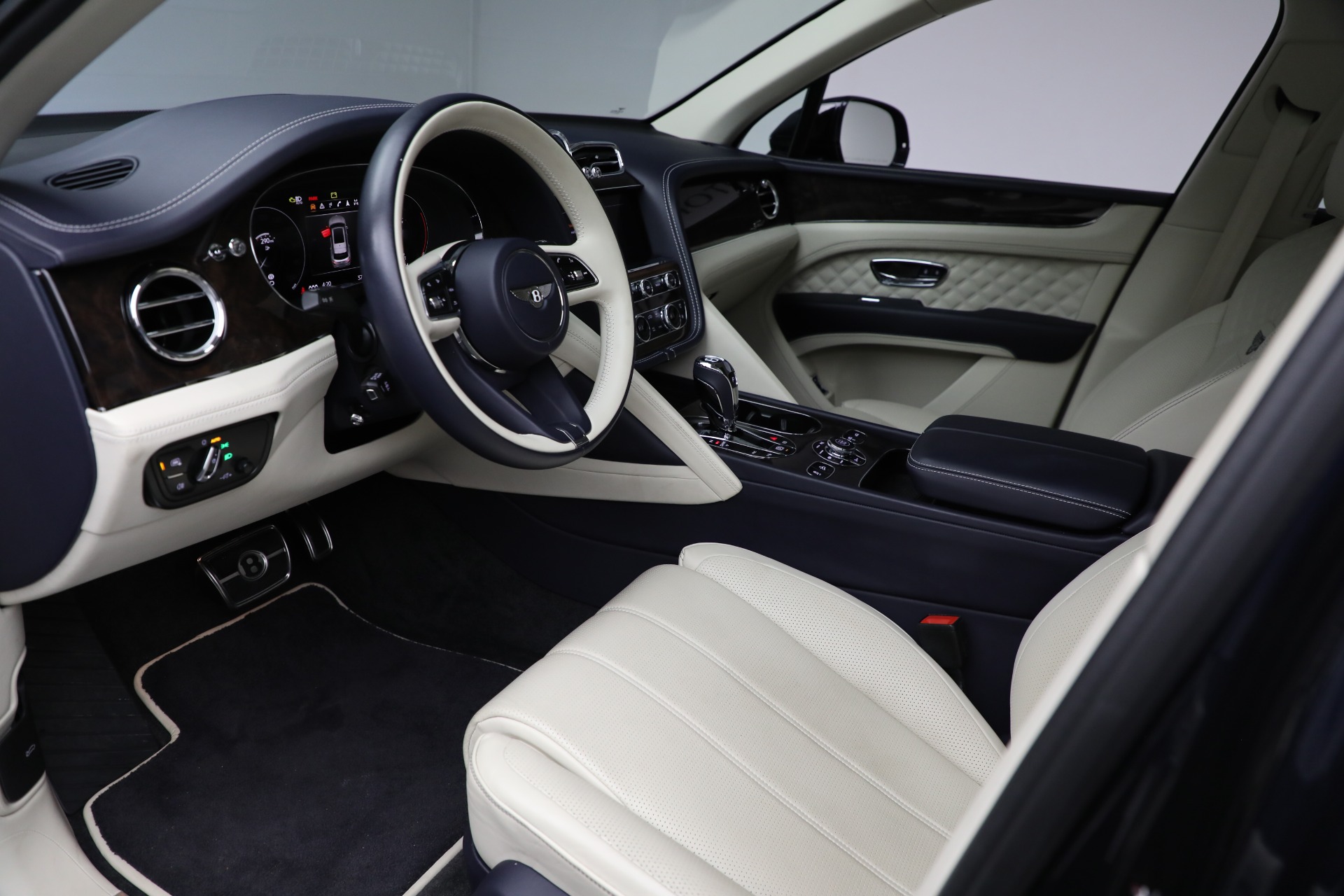 Used-2021-Bentley-Bentayga-Speed