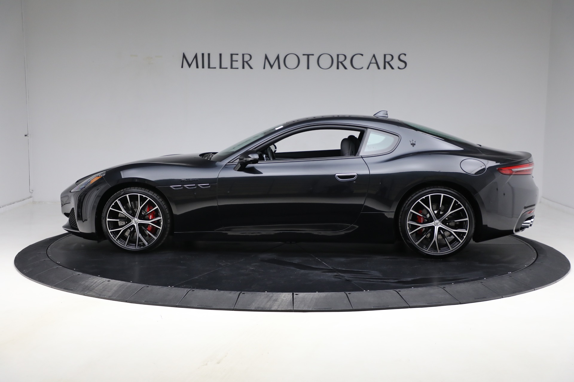 New-2024-Maserati-GranTurismo-Modena