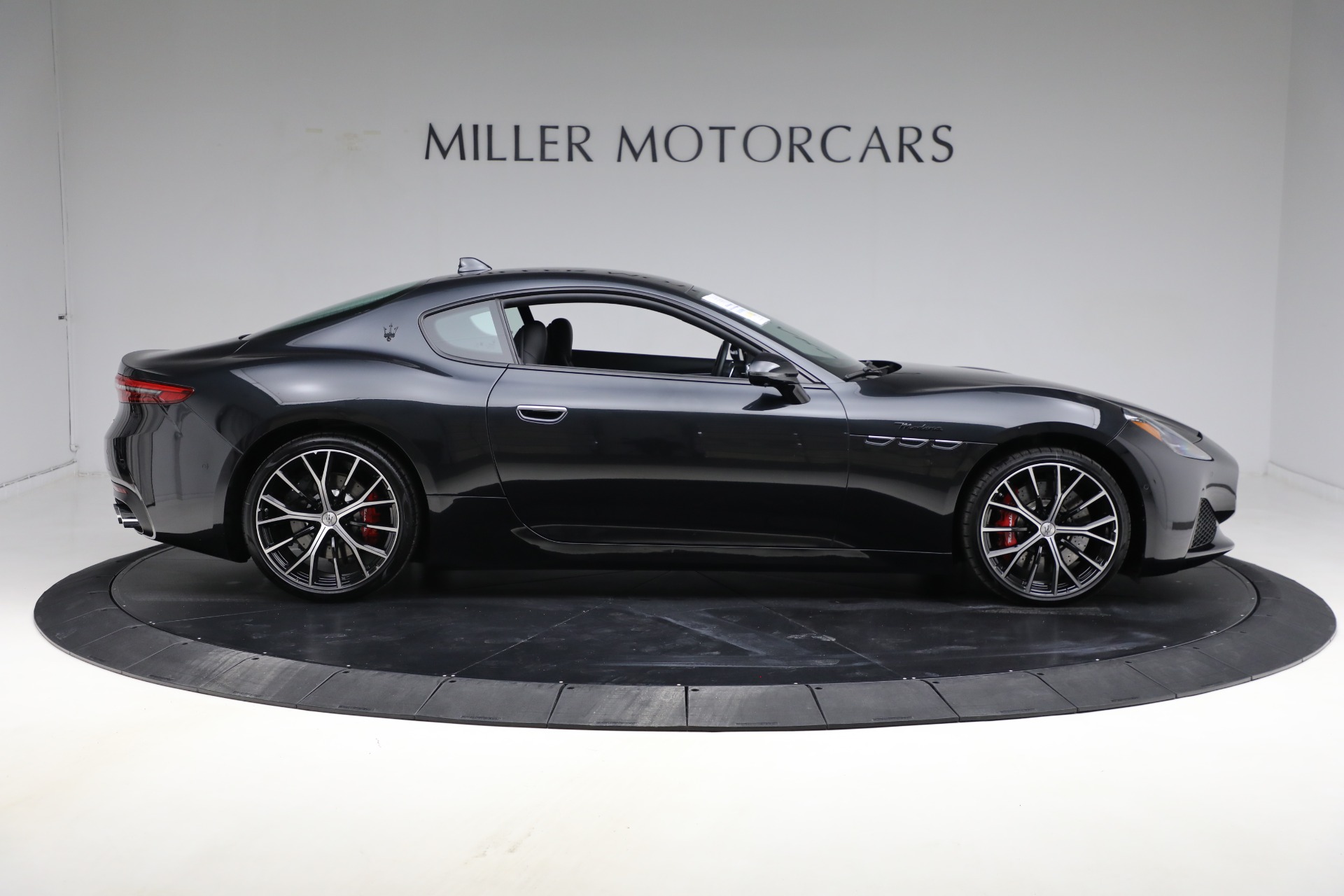 New-2024-Maserati-GranTurismo-Modena