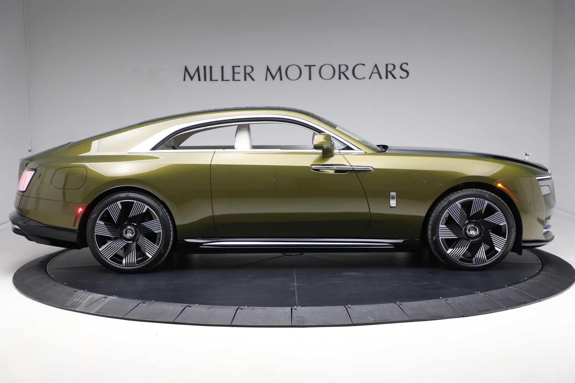 Used-2025-Rolls-Royce-Spectre
