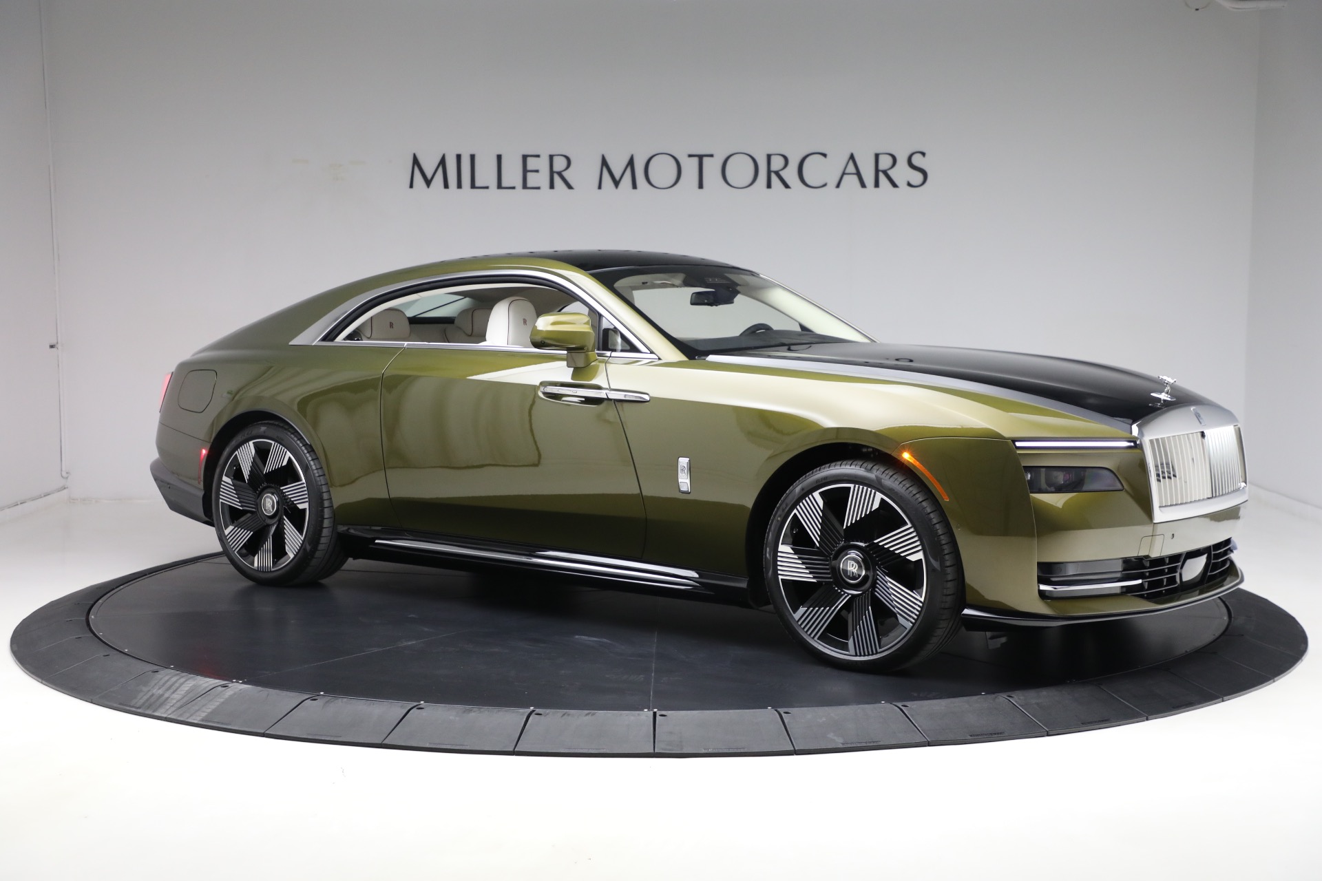 Used-2025-Rolls-Royce-Spectre