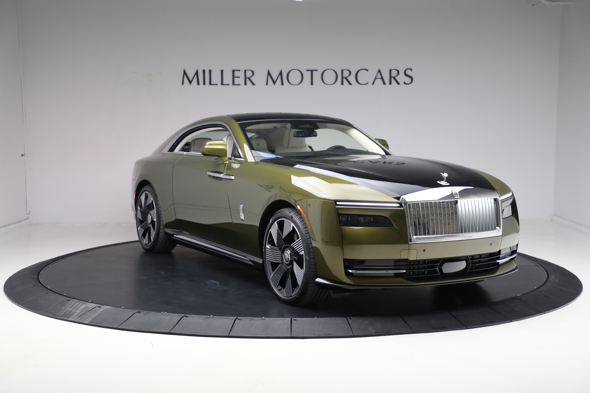 Used-2025-Rolls-Royce-Spectre