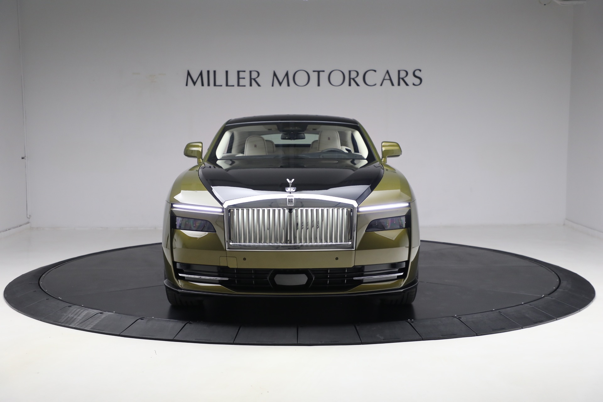 Used-2025-Rolls-Royce-Spectre
