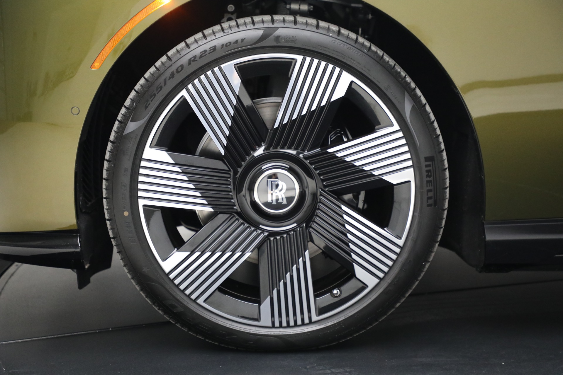 Used-2025-Rolls-Royce-Spectre