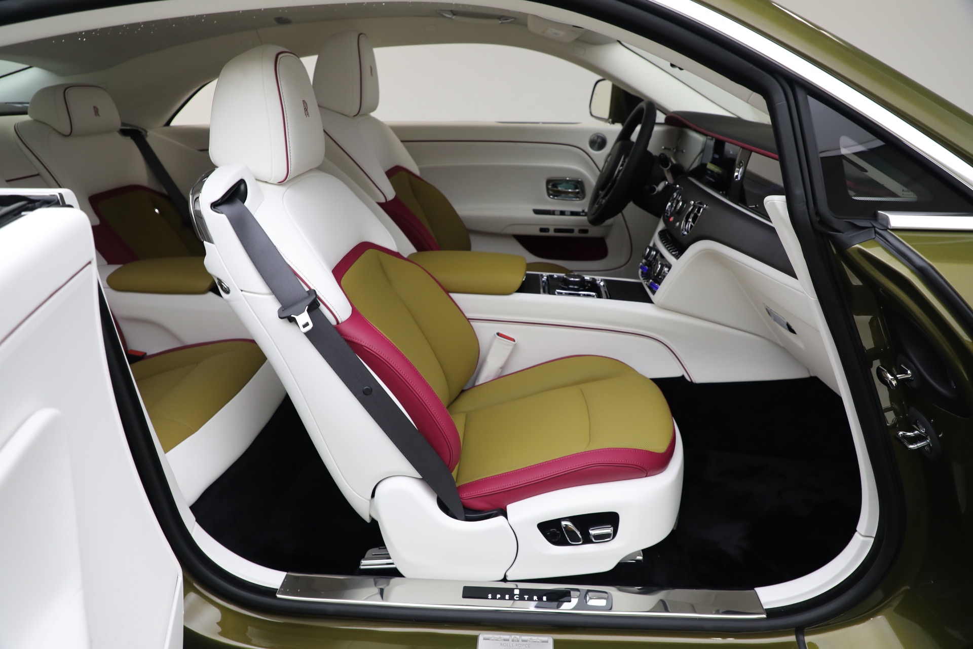 Used-2025-Rolls-Royce-Spectre