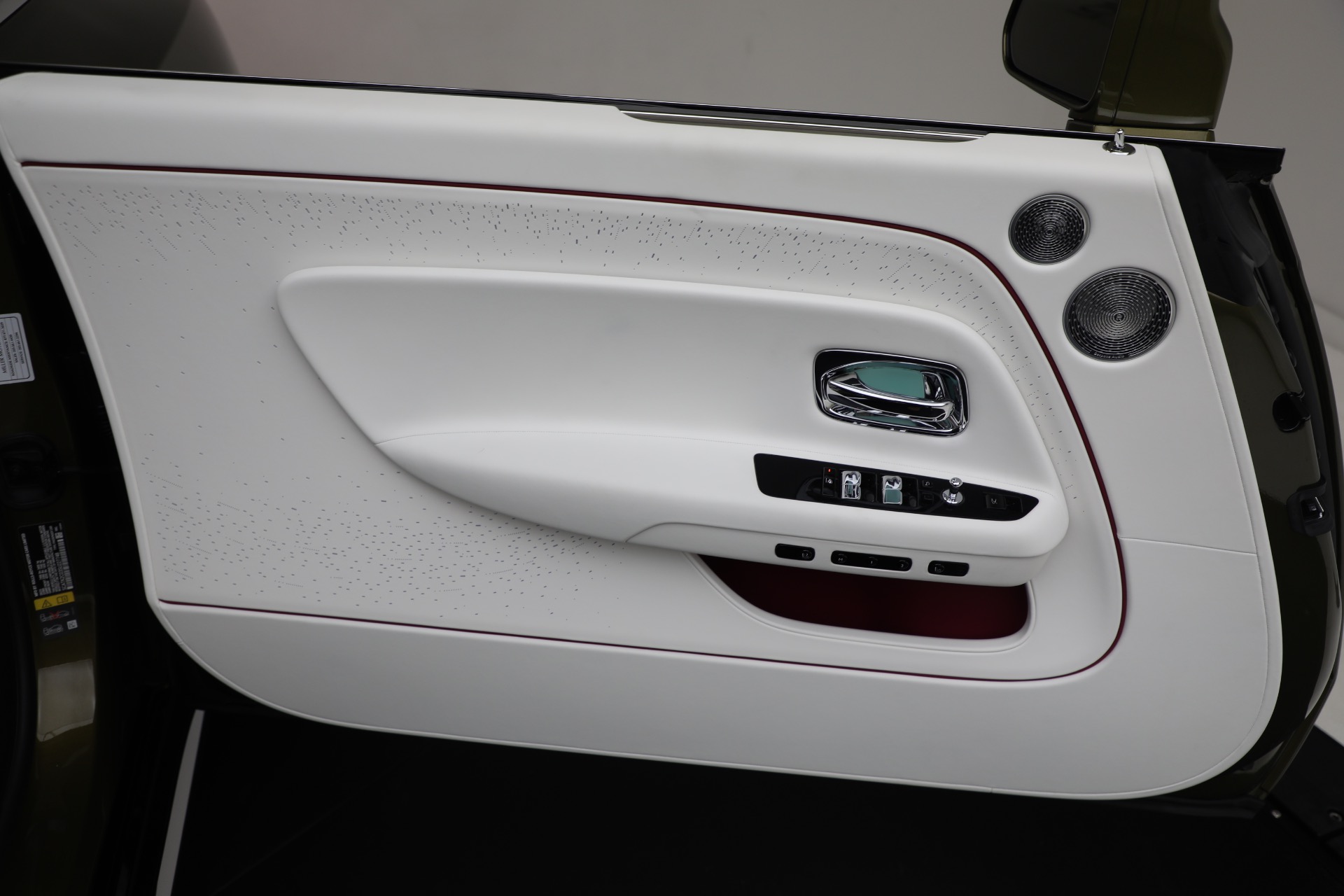 Used-2025-Rolls-Royce-Spectre