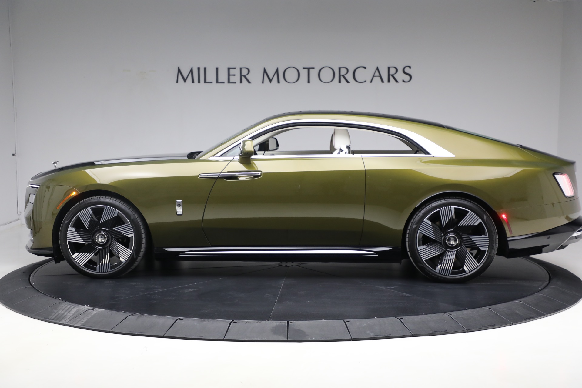 Used-2025-Rolls-Royce-Spectre