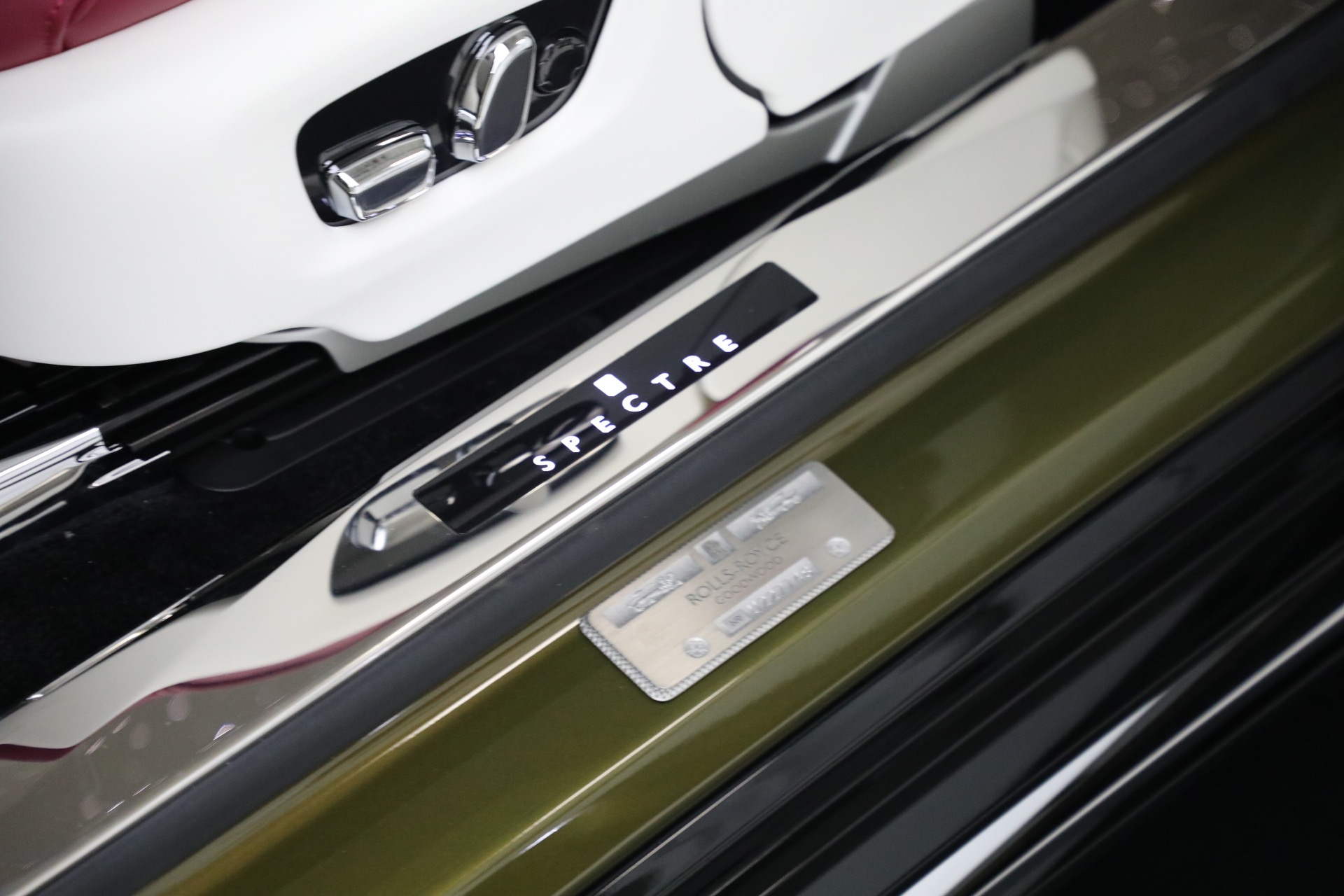 Used-2025-Rolls-Royce-Spectre