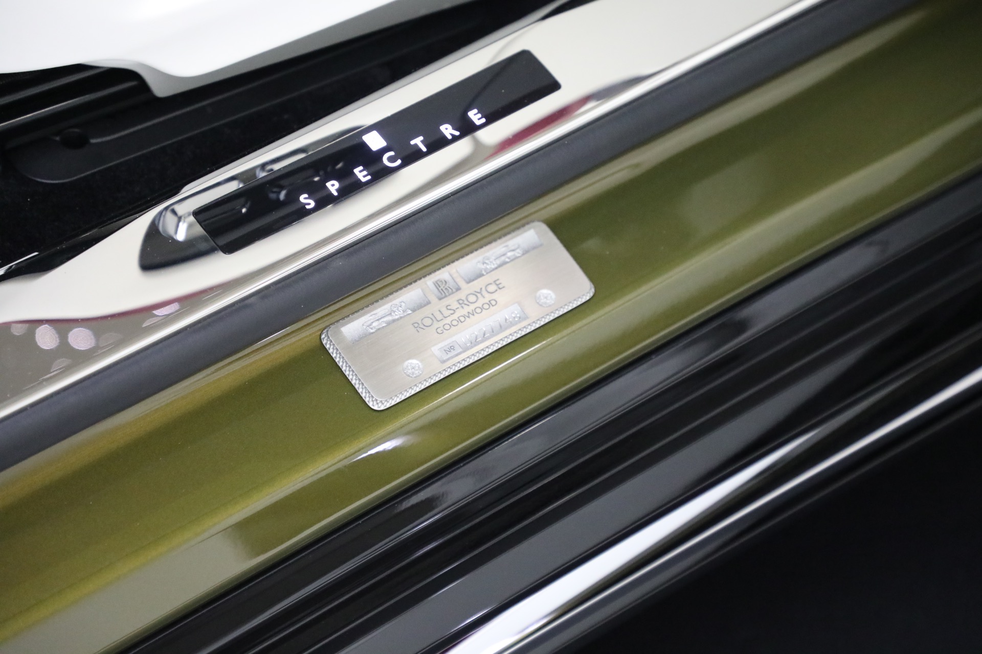 Used-2025-Rolls-Royce-Spectre