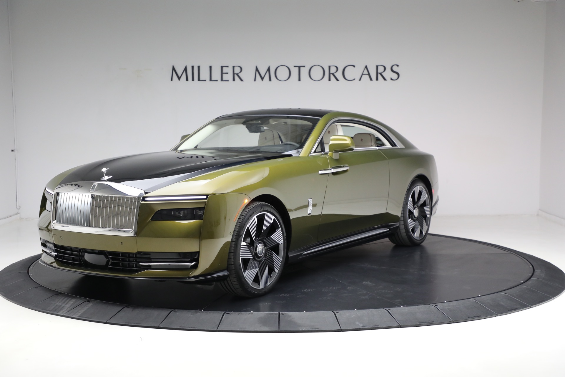 Used-2025-Rolls-Royce-Spectre