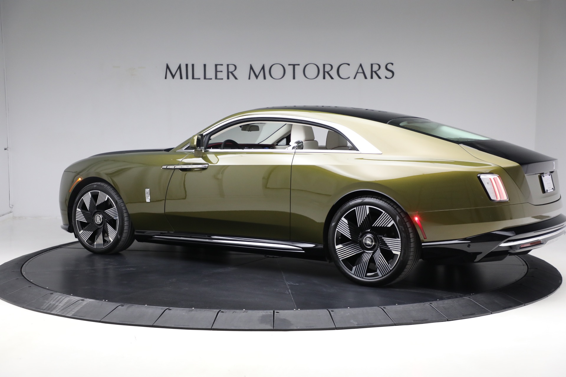 Used-2025-Rolls-Royce-Spectre