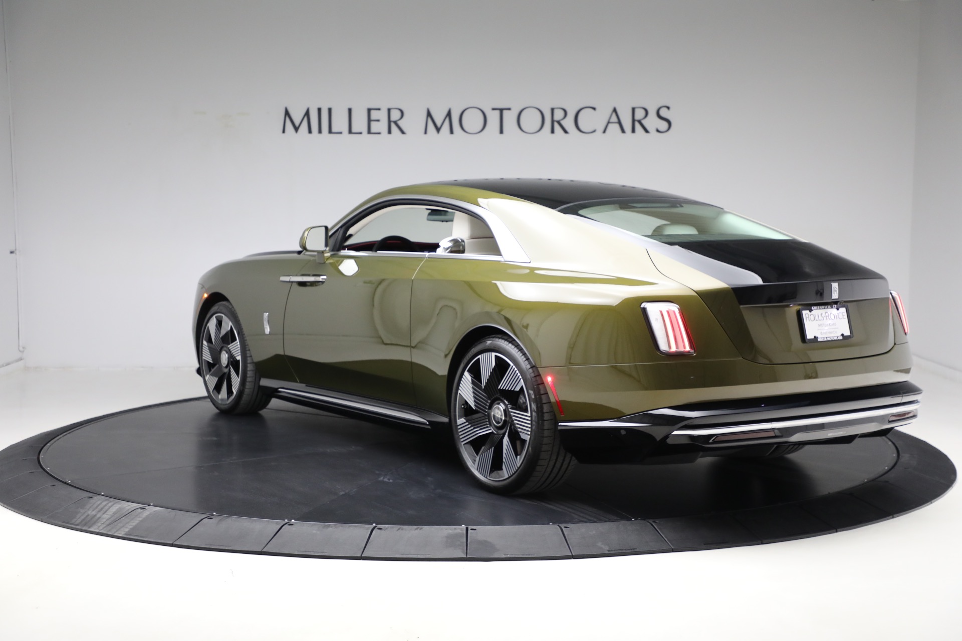 Used-2025-Rolls-Royce-Spectre