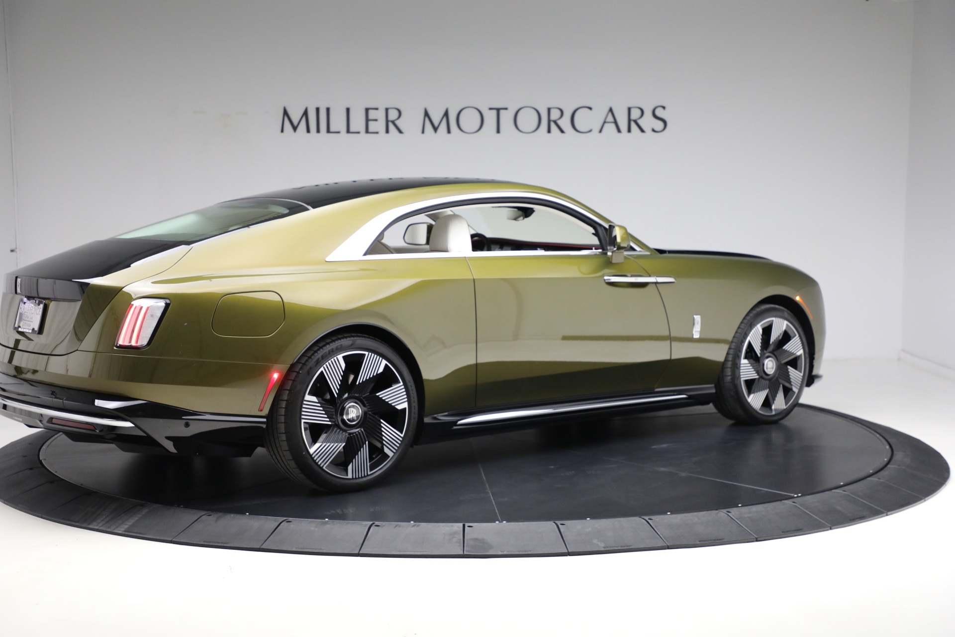 Used-2025-Rolls-Royce-Spectre