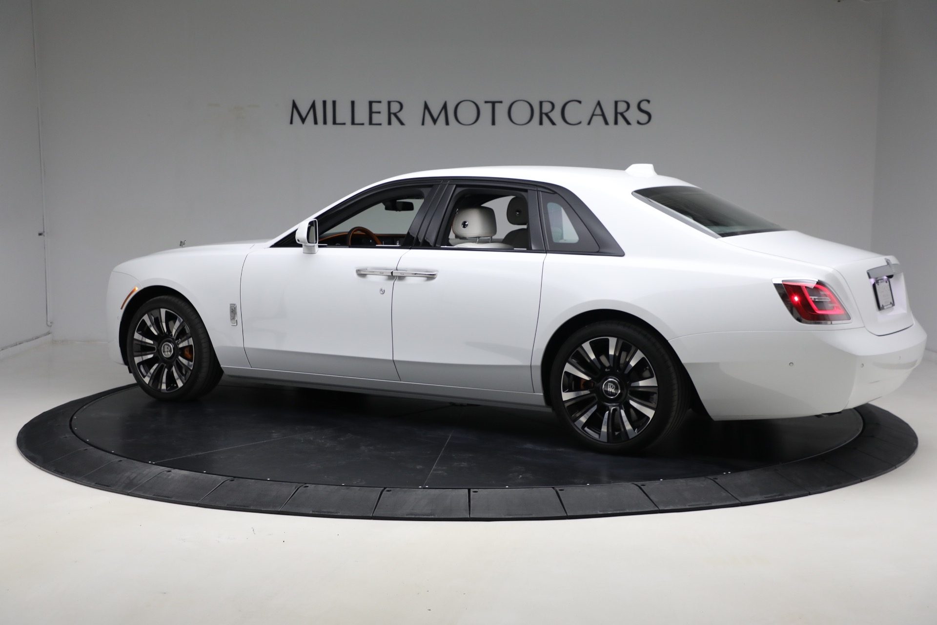 New-2024-Rolls-Royce-Ghost