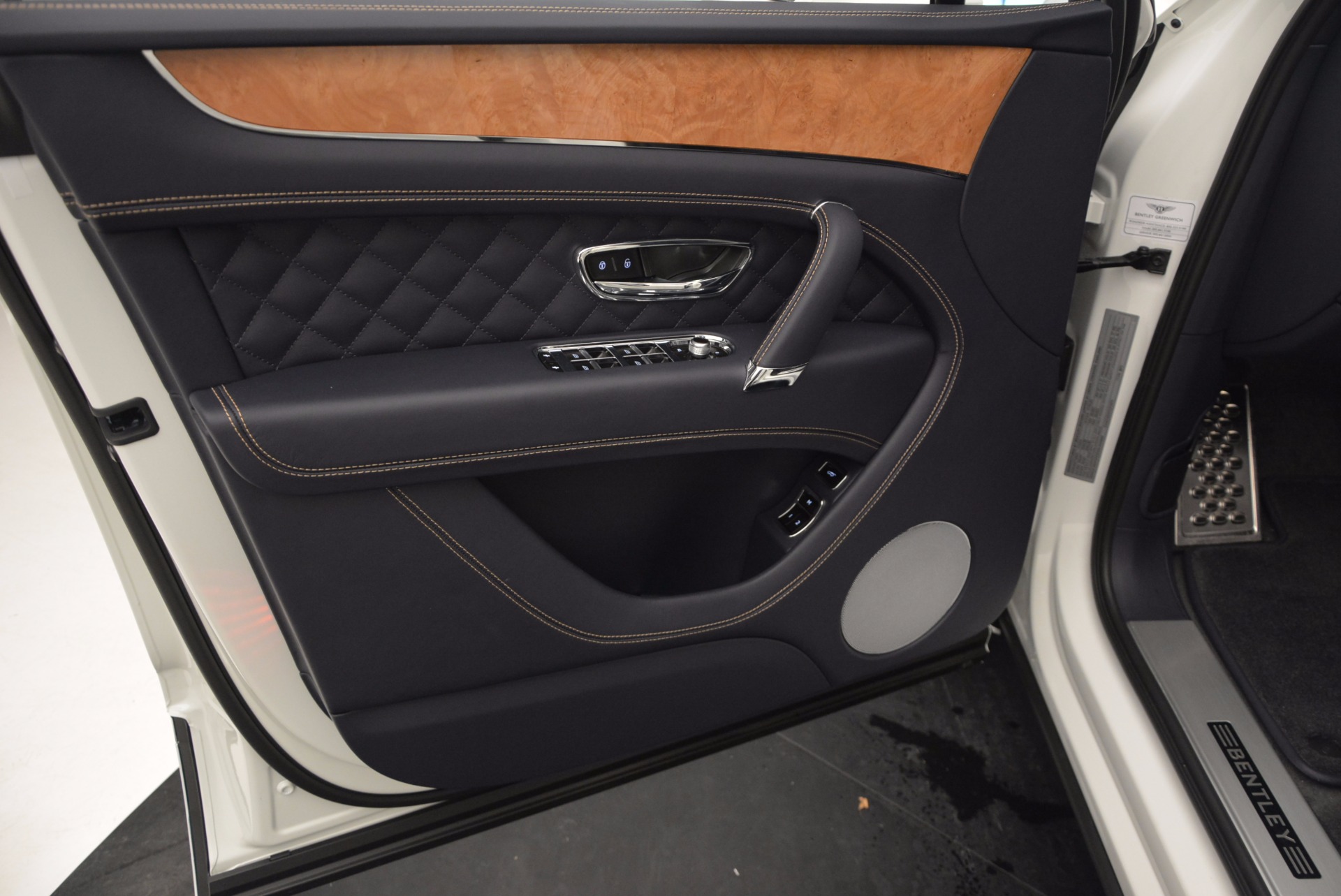 New-2017-Bentley-Bentayga