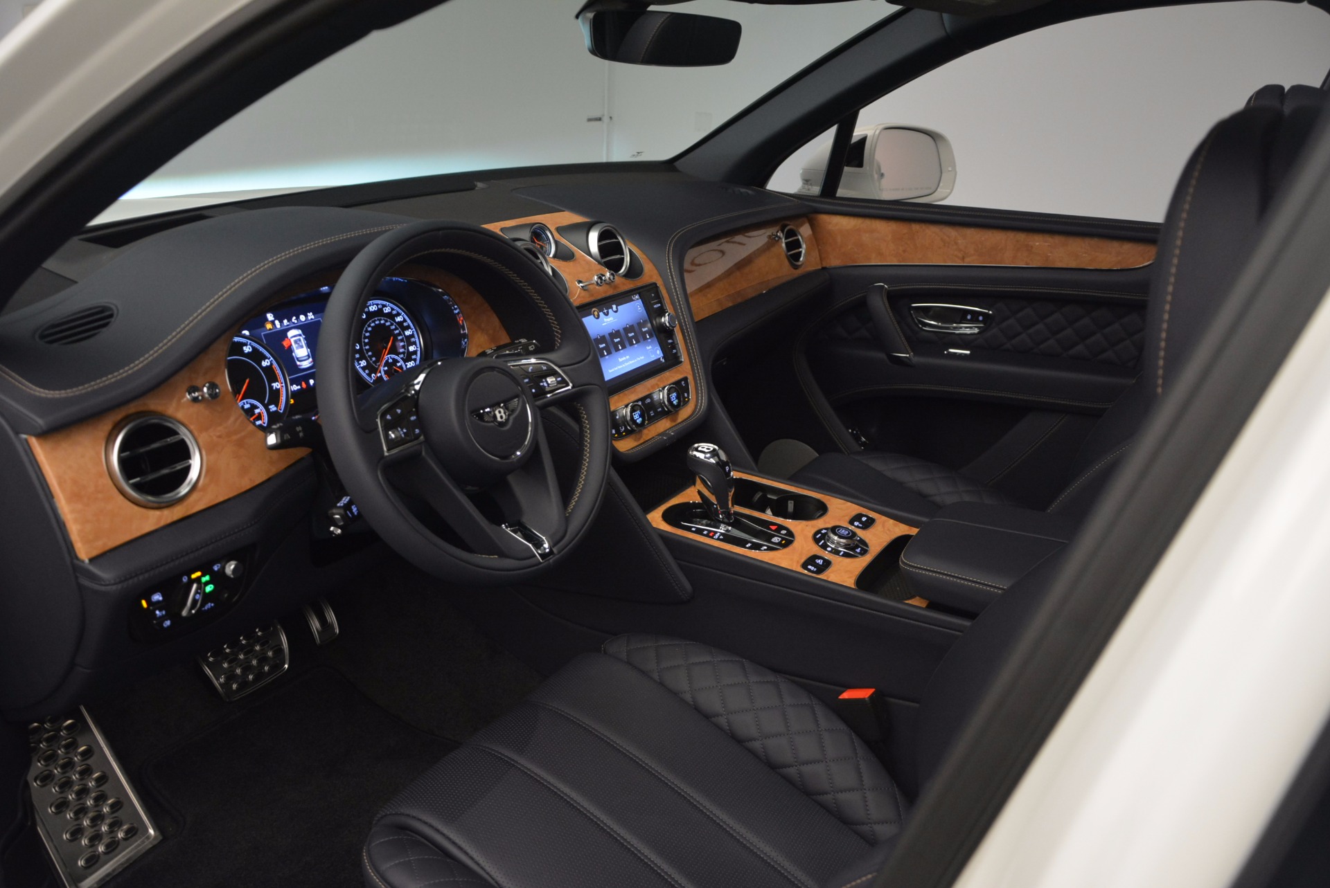 New-2017-Bentley-Bentayga