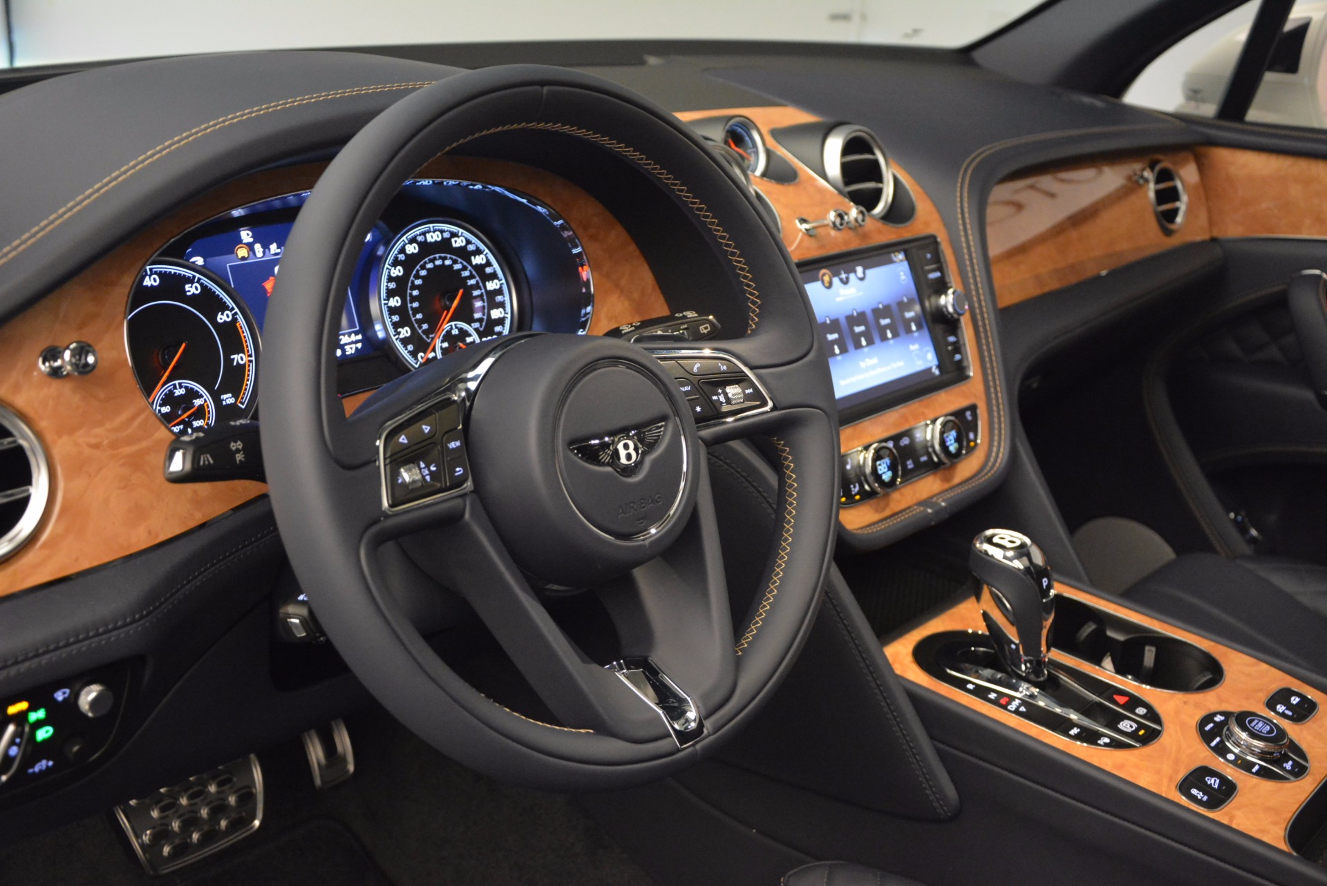 New-2017-Bentley-Bentayga