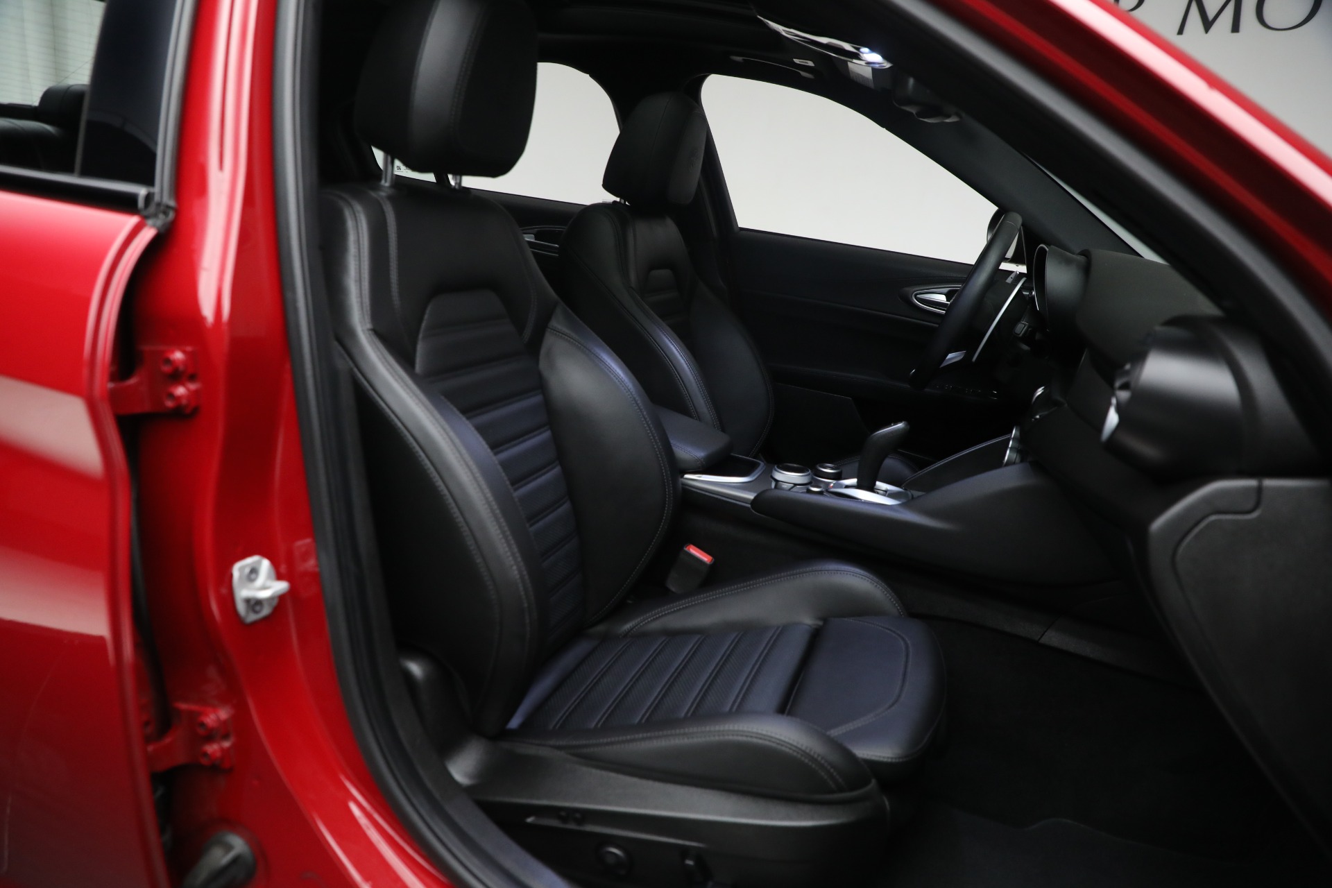 Used-2022-Alfa-Romeo-Giulia-Veloce