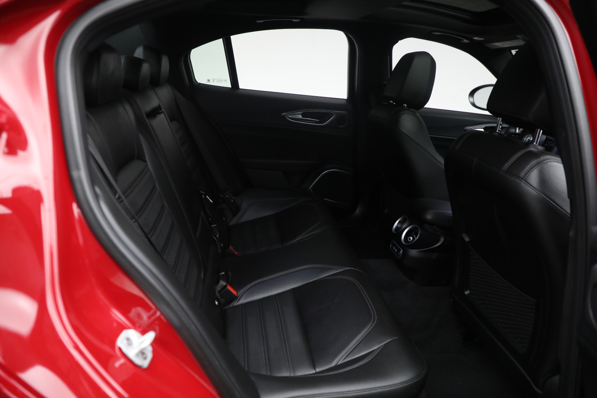 Used-2022-Alfa-Romeo-Giulia-Veloce