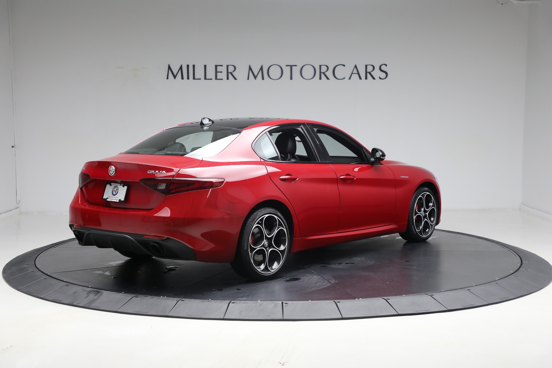 Used-2022-Alfa-Romeo-Giulia-Veloce