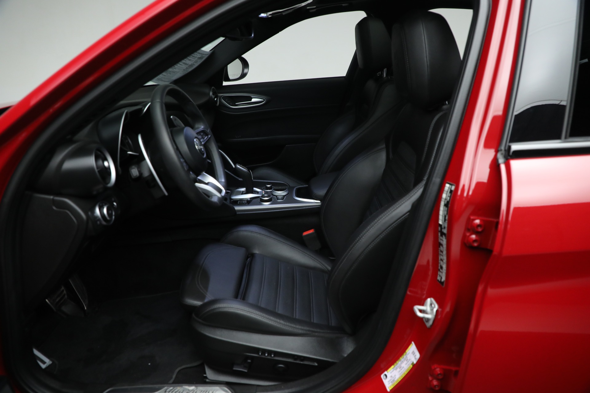 Used-2022-Alfa-Romeo-Giulia-Veloce