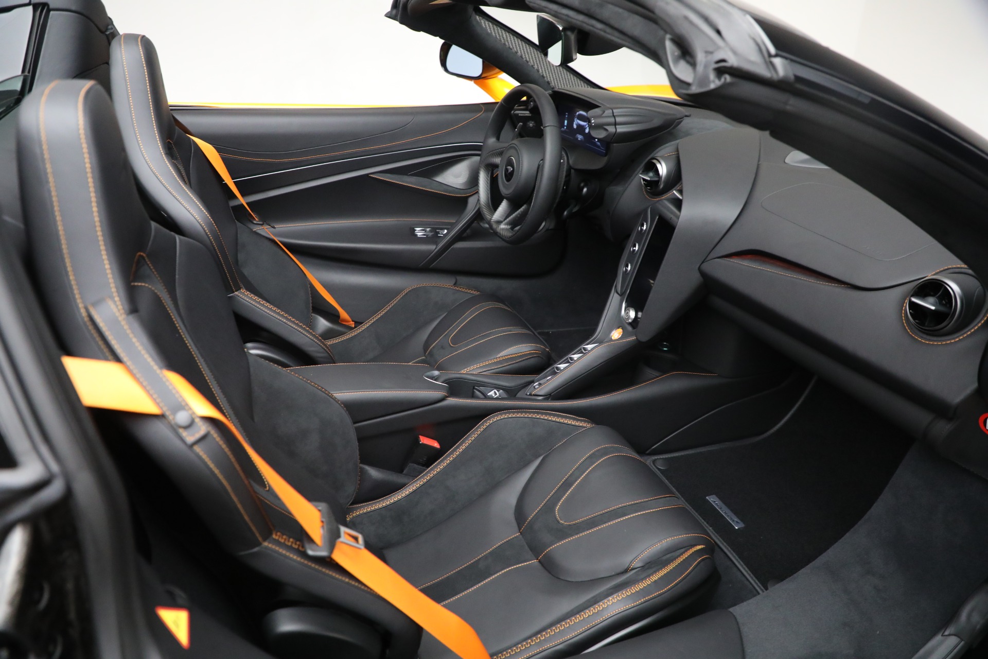 New-2025-McLaren-750S-Spider-TechLux