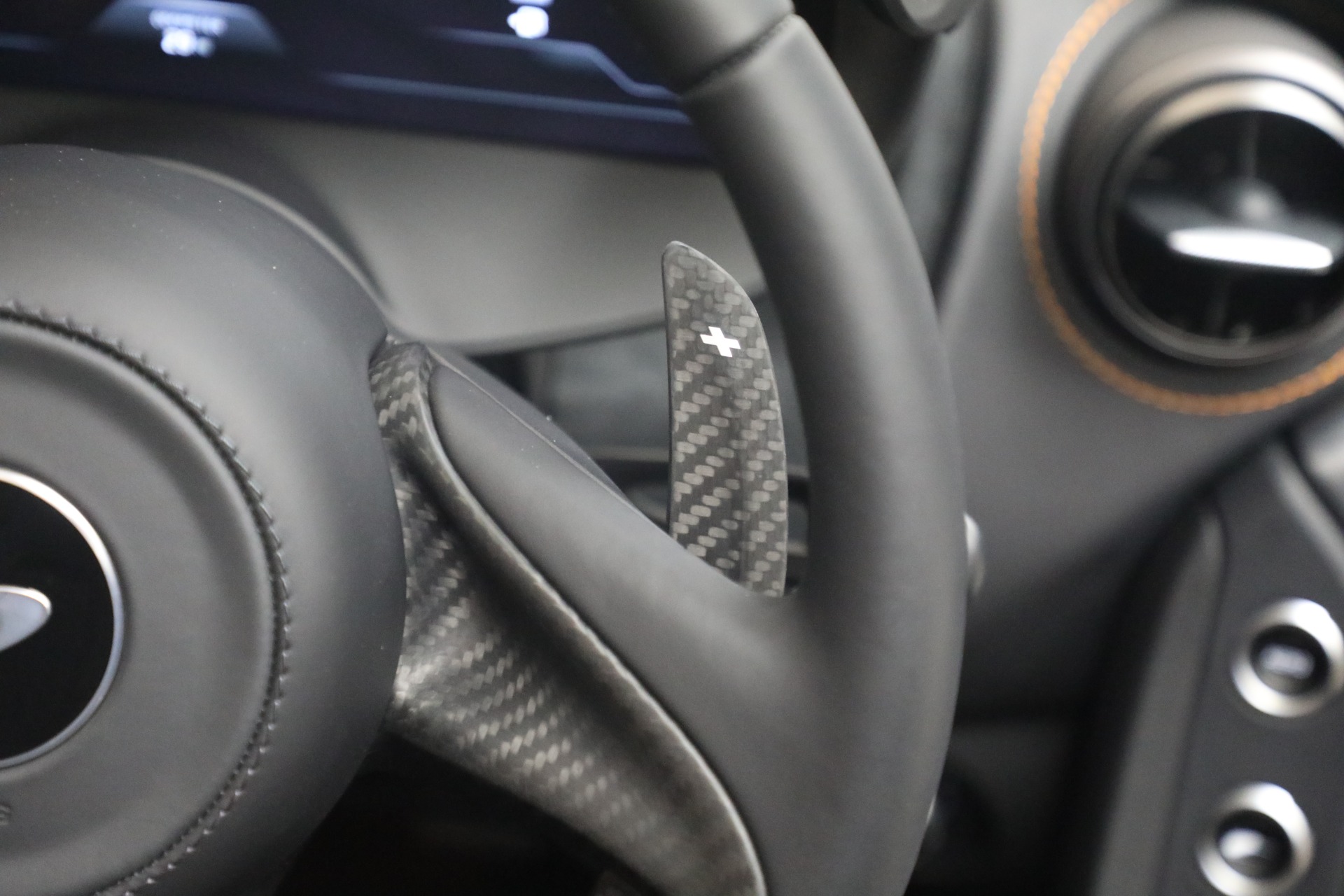 New-2025-McLaren-750S-Spider-TechLux