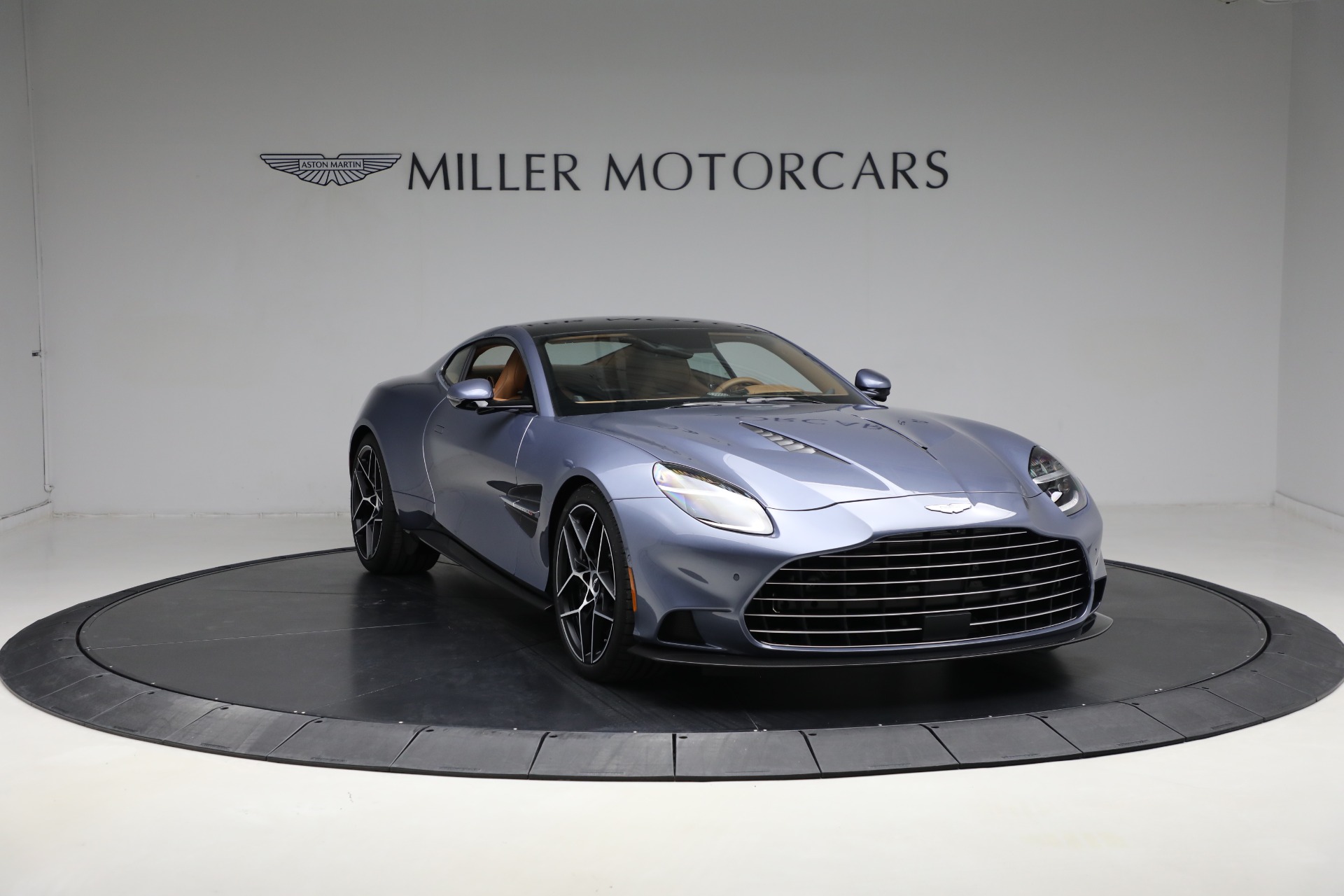 New-2025-Aston-Martin-Vanquish