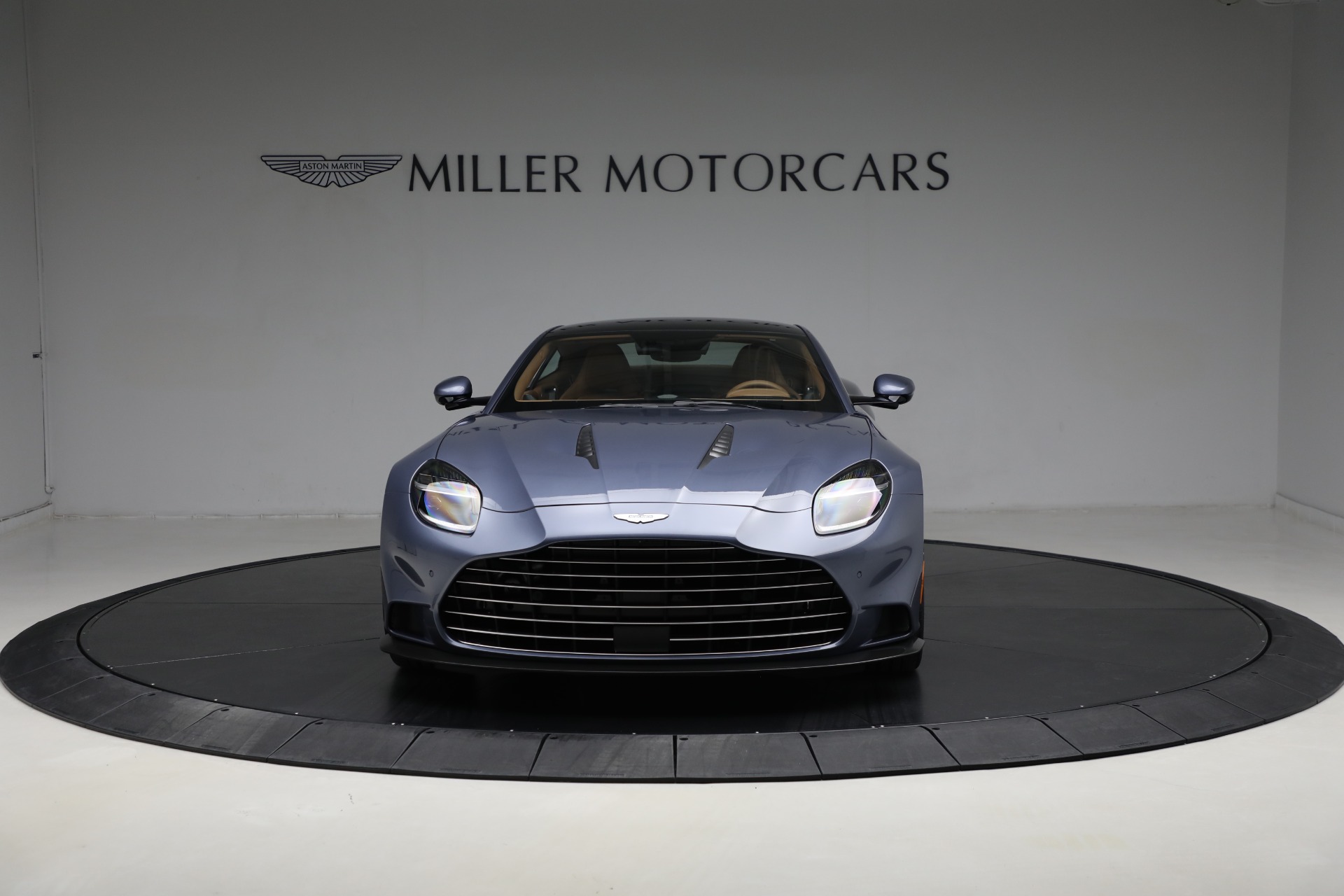 New-2025-Aston-Martin-Vanquish