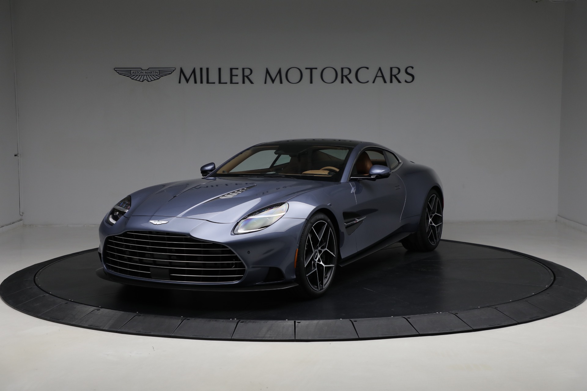 New-2025-Aston-Martin-Vanquish