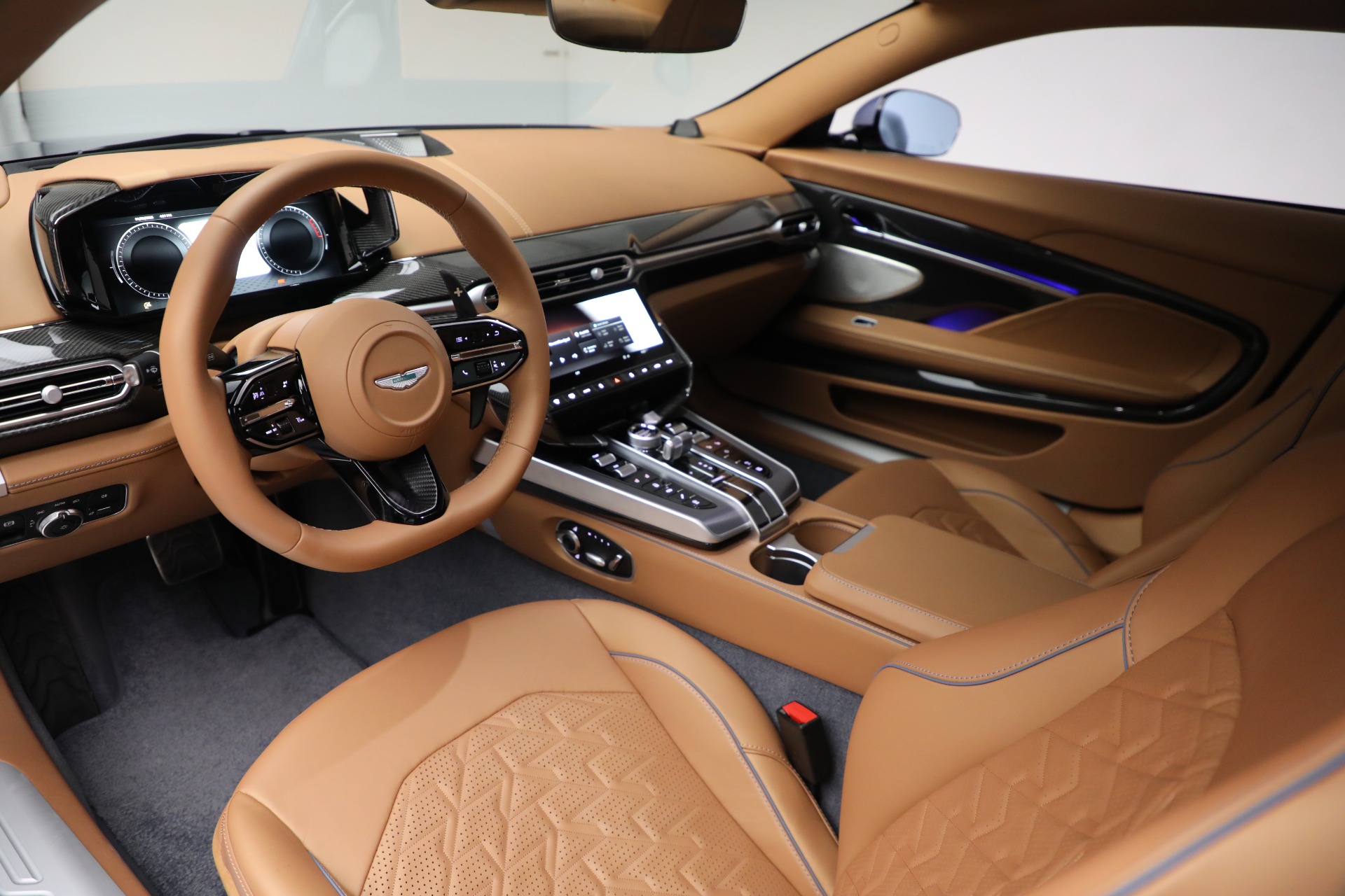 New-2025-Aston-Martin-Vanquish