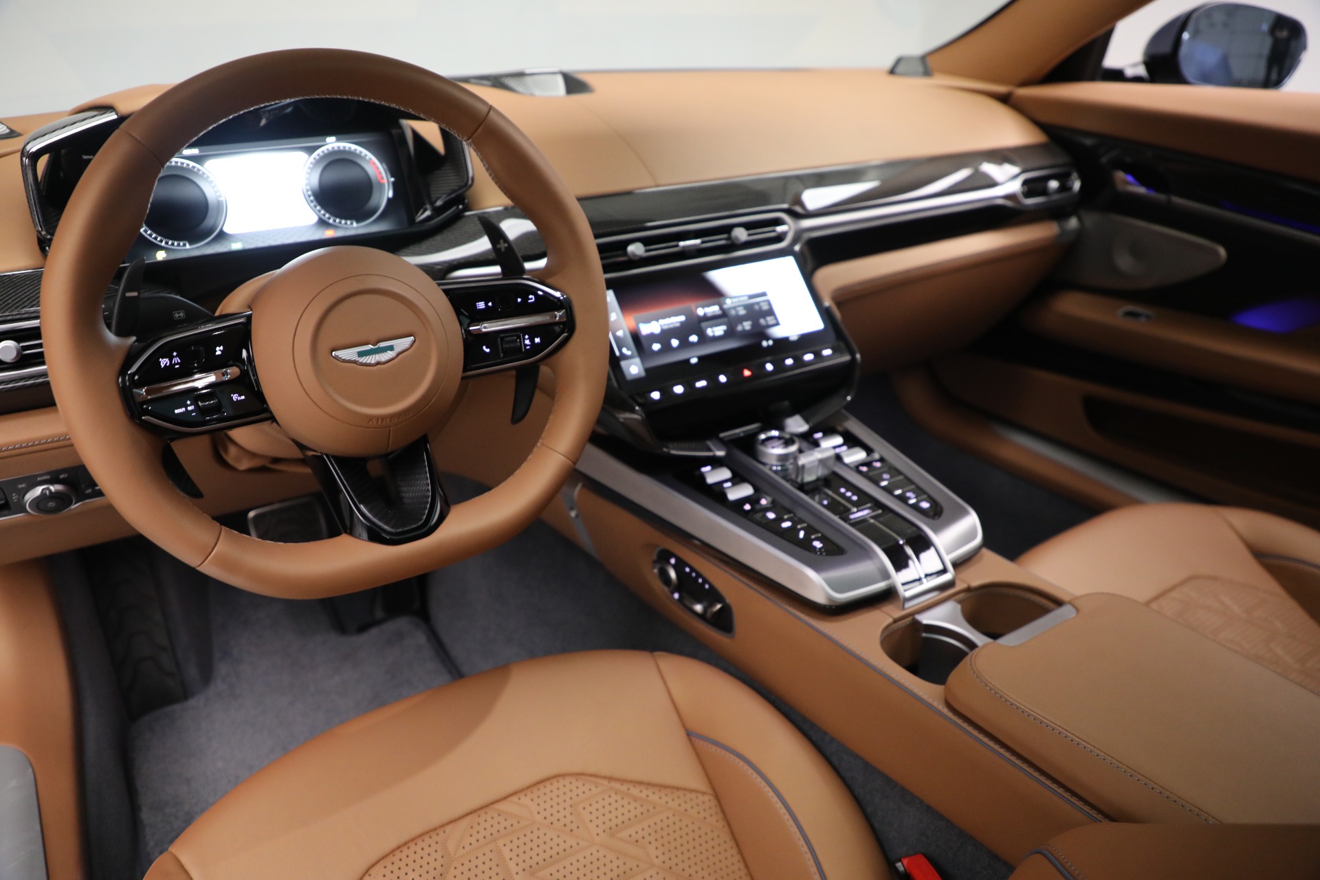New-2025-Aston-Martin-Vanquish